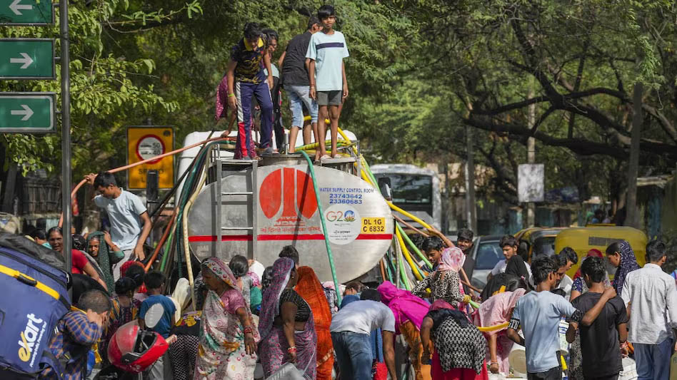 दिल्ली में पानी की चोरी पर लगाम, GPS सिस्टम से लोग जान सकेंगे कहां पहुंचा पानी का टैंकर