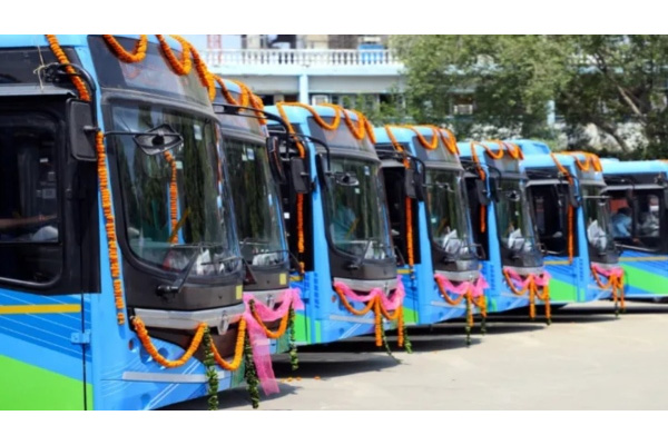 दिल्ली की सड़कों पर जल्द दौड़ेगी ‘देवी’ इलेक्ट्रिक बसें, इन रूटों पर होगा संचालन