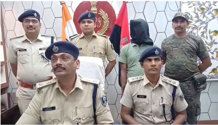 Jamui Veerappan Arrested : एक लाख का इनामी कुख्यात अपराधी गिरफ्तार, लंबे समय से दे रहा था पुलिस को दिया चकमा…
