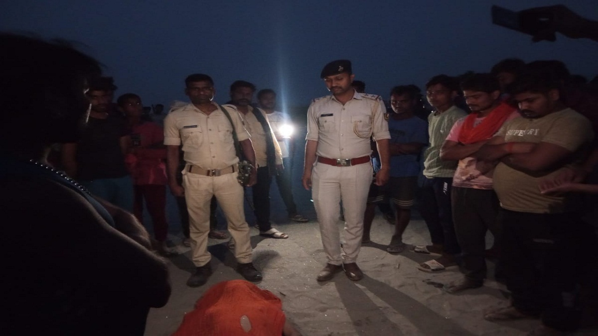 Bagaha Young Man Died युवक की नदी में डूबने से मौत,  गांव में छाया मातम, परिवार का रो-रो कर हुआ बुरा हाल…