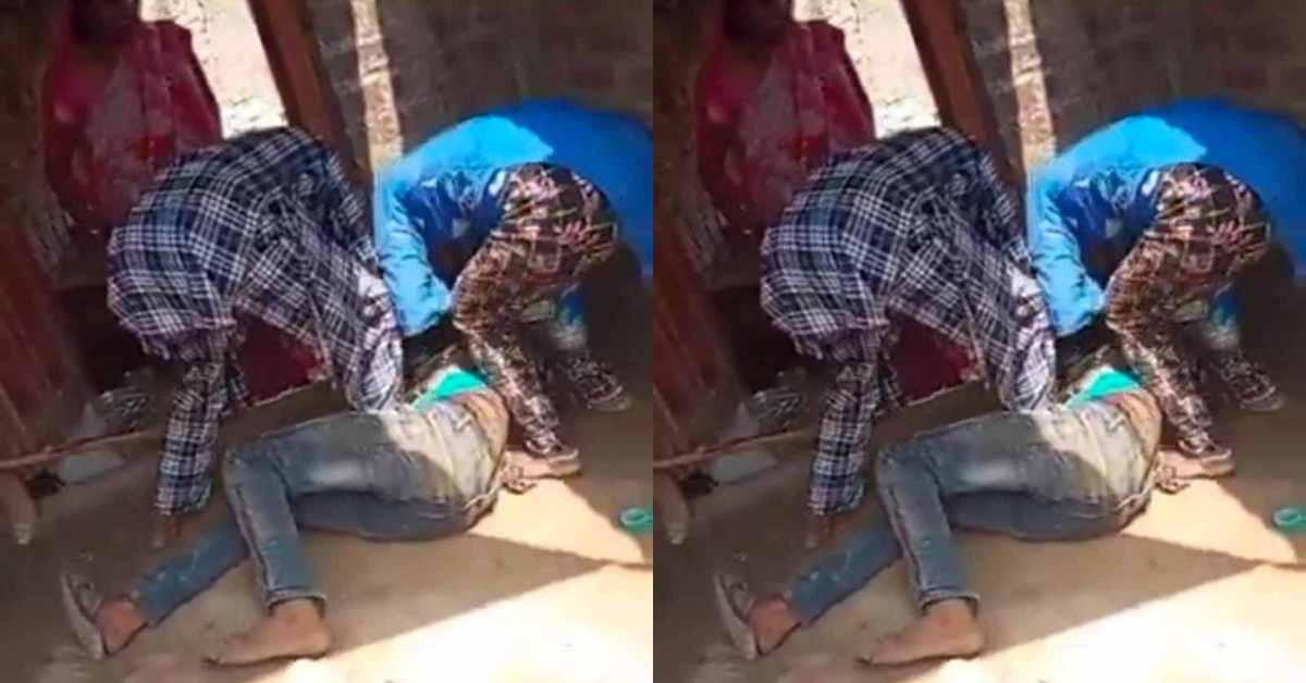 मनचले को अच्छा सबक सिखाया… छेड़खानी करने पर  लड़कियों ने युवक पर की लात-घूसों की बारिश, VIDEO वायरल