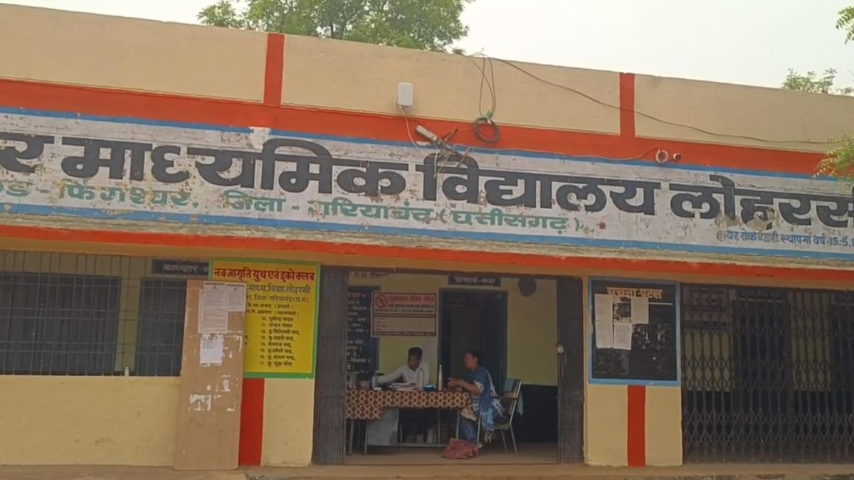 ओपन परीक्षा में बड़ी लापरवाही: 12वीं के बजाए 10वीं का थमाया पेपर, केंद्राध्यक्ष समेत 3 जिम्मेदारों पर हुई कार्रवाई…