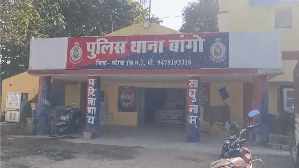 CG News : बाइक चेकिंग के नाम पर अवैध वसूली करना पड़ा भारी, थाना प्रभारी और प्रधान आरक्षक निलंबित