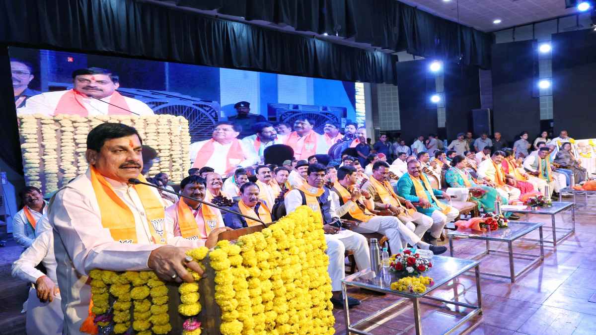 सीएम डॉ मोहन ने बाबा साहेब को किया याद: भीमराव अंबेडकर को बताया भारत की आत्मा, पूर्व पीएम जवाहरलाल नेहरू पर बोला तीखा हमला