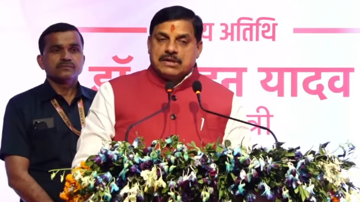 CM डॉ मोहन ने Civil service day की दी बधाई: चाणक्य का उदाहरण देकर समझाया सिविल सर्विस का महत्व, कहा- चंद्रगुप्त को ढूंढकर बनाया था राजा