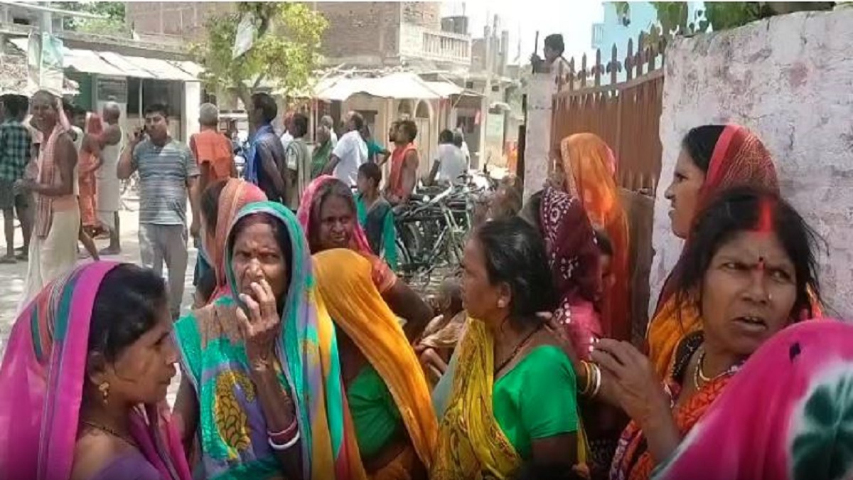 Motihari Crime News : युवक की दिनदहाड़े चाकुओं से गोदकर हत्या, मामूली विवाद में हत्यारे ने ले ली जान…