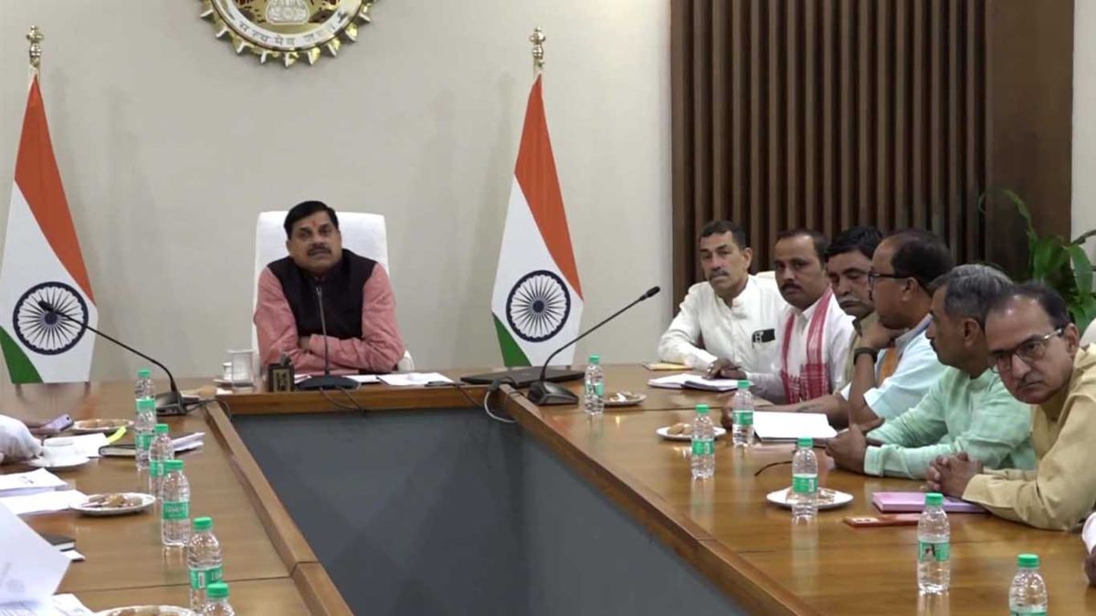 2025 में डिफाल्टर हुए किसानों का ब्याज भरेगी सरकार: भारतीय किसान संघ ने CM डॉ मोहन से की मुलाकात, भू अधिग्रहण संशोधन ड्राफ्ट मामले में रखे ये सुझाव