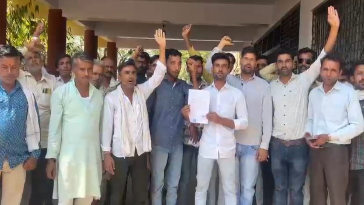 मोहनपूरा परियोजना से सिंचाई के लिए नहीं मिल रहा पानी, 25 गांव के किसानों में आक्रोश, कलेक्ट्रेट पहुंच आंदोलन की दी चेतावनी  