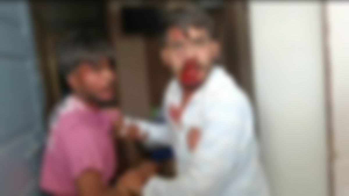 कॉलेज बना जंग का मैदान: वर्चस्व को लेकर आपस में भिड़े छात्र संघ के नेता, जमकर चले लात-घूंसे, मूक दर्शक बने रहे प्रिंसिपल   