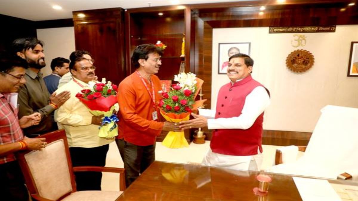 मुख्यमंत्री डॉ. मोहन यादव से मिले कर्मचारी संगठनों के प्रतिनिधि, पदोन्नति घोषणा के लिए सीएम का जताया आभार