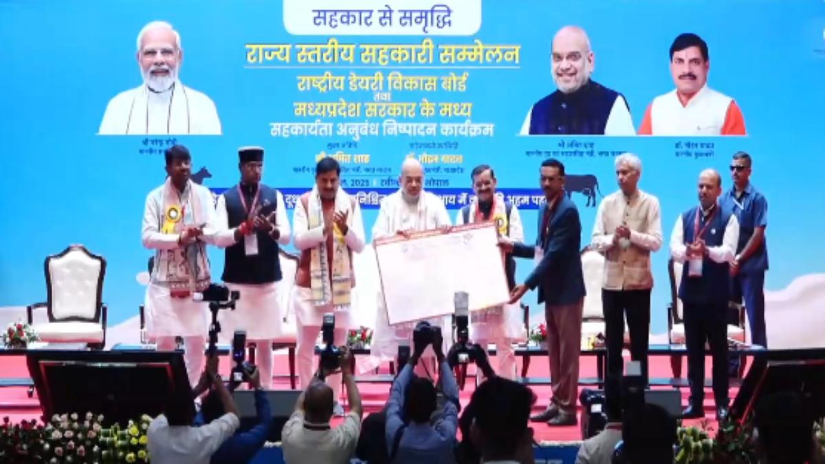 NDDB और MPCDF के मध्य हुआ MoU: सीएम डॉ मोहन बोले- मेरे घर की आय भी दुग्ध उत्पादन, एनडीडीबी के चेयरमैन ने कही ये बात