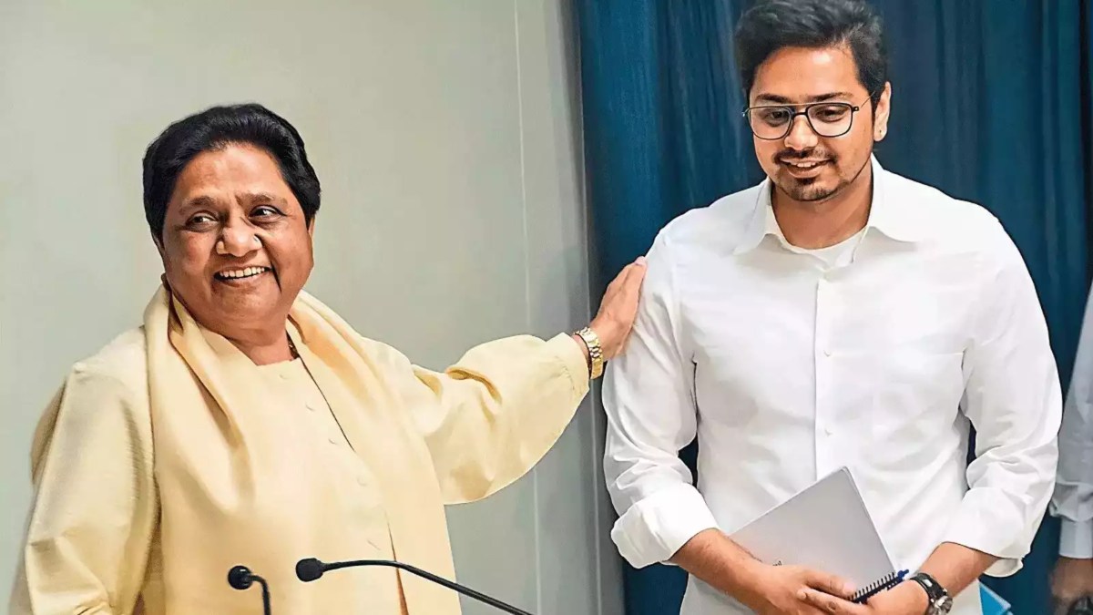 आकाश आनंद को अब चाहिए फुल इज्ज़त! बसपा में नई सियासी हलचल, मायावती का भतीजे को लेकर बड़ा बयान