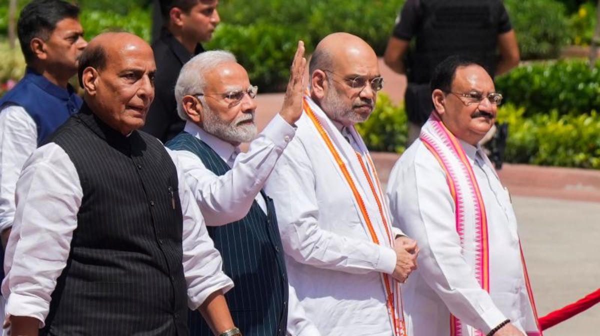 पहली बार बनेगा NDA अध्यक्ष: पीएम मोदी ने अमित शाह-राजनाथ सिंह को सौंपी जिम्मेदारी, राज्यों में भी संयोजक होंगे, जानें इसके पीछे बीजेपी का प्लान