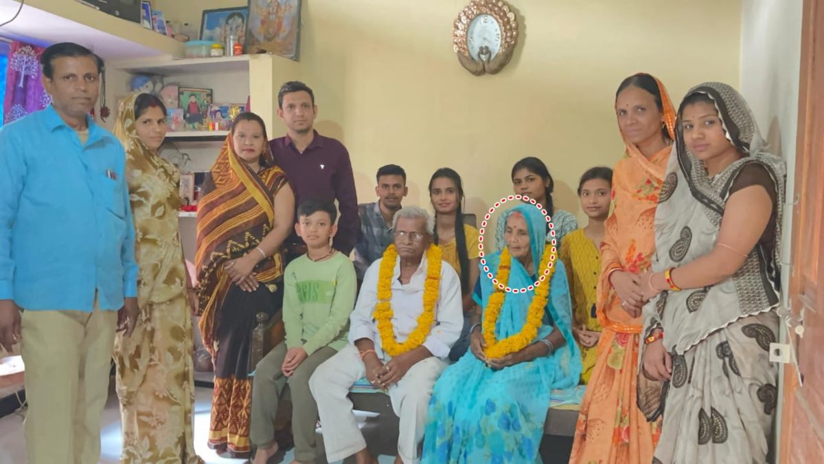 कहानी फिल्मी है… मरा समझकर जिसका कर दिया था पिंडदान, 35 साल बाद अचानक लौटी घर, सामने देख परिवार वाले रह गए दंग  
