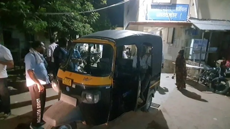 Rajasthan News: हाईवे पर दर्दनाक दुर्घटना में दो युवकों की मौत, परिजनों ने किया प्रदर्शन, सरकारी नौकरी और मुआवजे की मांग