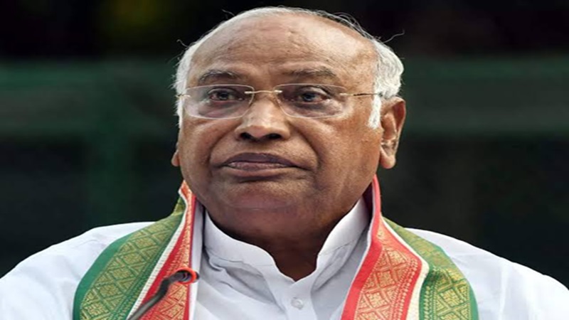 जयपुर: पहलगाम हमले पर कांग्रेस नेताओं को खड़गे की हिदायत, ‘पार्टी लाइन से हटकर बयानबाजी न करें’