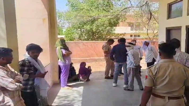 Rajasthan News: छठी कक्षा की छात्रा का शव बबूल के पेड़ पर लटका मिला, 23 अप्रैल से थी लापता