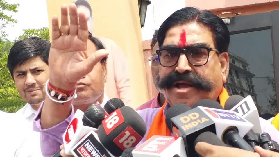 Rajasthan Politics: ज्ञानदेव आहूजा पर बढ़ी मुश्किलें; भाजपा से निष्कासन के बाद अब एससी-एसटी एक्ट के तहत मुकदमा दर्ज