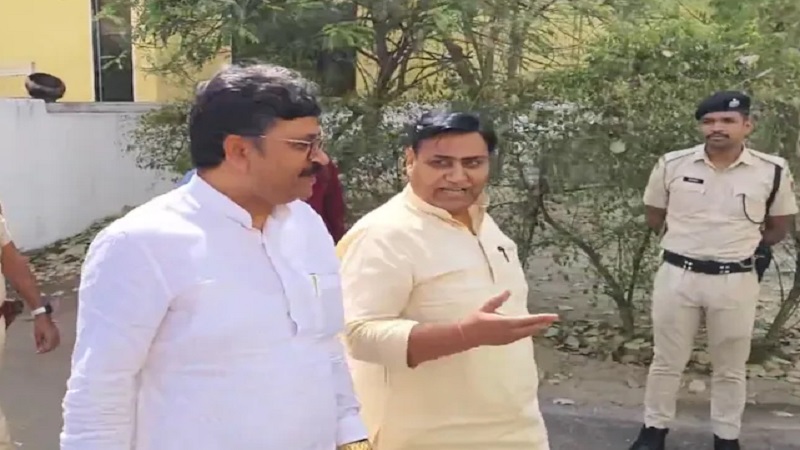 Rajasthan News: डोटासरा और जूली ने CID-CB के समक्ष दर्ज कराए बयान, सरकार पर दबाव में कार्रवाई के आरोप, कांग्रेस कार्यकर्ताओं का प्रदर्शन