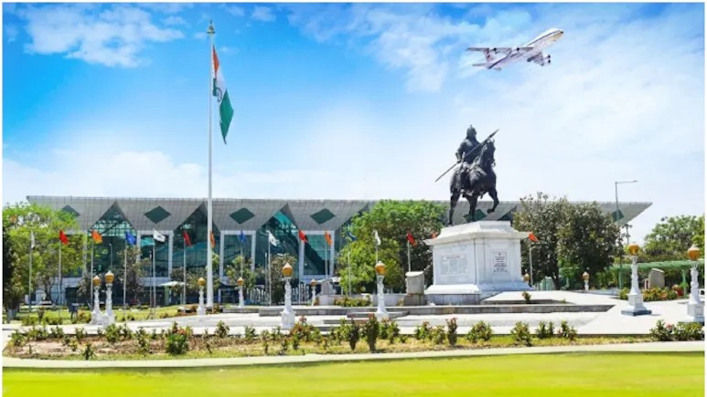 Rajasthan News: महाराणा प्रताप एयरपोर्ट पर बड़ा हादसा, निर्माणाधीन छत की सटरिंग गिरने से 5 मजदूर घायल