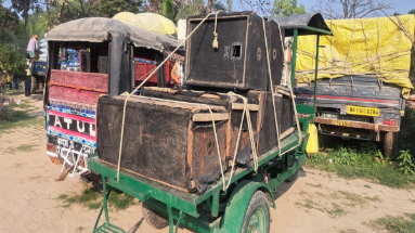 Bihar News: अश्लील भोजपुरी गानों पर पुलिस की सख्ती, डीजे और वाहन जब्त, दो गिरफ्तार