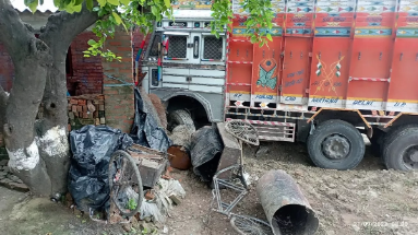 Bihar News: घर में घुसे अनियंत्रित ट्रक ने महिला की ली जान, पति की हालत गंभीर