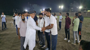 Bihar News: नगर परिषद क्रिकेट लीग टूर्नामेंट के फाइनल मैच का हुआ उद्घाटन, काफी संख्या में दर्शक रहे मौजूद 