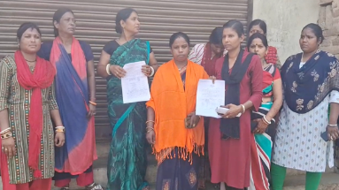 Bihar News: वेतन कटौती से नाराज महिला ई-रिक्शा ड्राइवरों ने निगम में लगाई गुहार, कहा- ‘समय पर वेतन नहीं, कटौती कर मिलता है भुगतान’