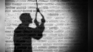 Bihar News: युवक ने गमछा से फांसी लगाकर दी जान, आपराधिक इतिहास और नशे की लत माना जा रहा आत्महत्या का कारण