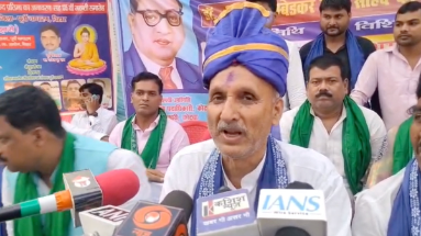 Bihar News: बिहार के पूर्व शिक्षा मंत्री चंद्रशेखर ने बीजेपी पर बोला हमला, कहा- ‘ये जो आतंकवादियों द्वारा पर्यटकों को धर्म पूछकर मारने की बात कही जा रही है, यह पूर्ण रूप से बीजेपी द्वारा शगुफा छोड़ा गया है’