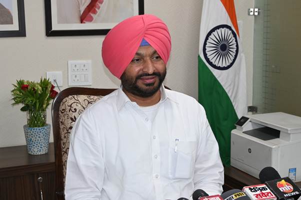 वायरल चैट से सामने आई बड़ी साजिश, केंद्रीय मंत्री बिट्टू और नेताओं को निशाना बनाने की योजना