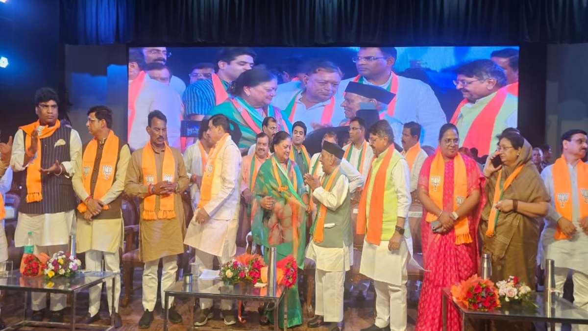 इंदौर में बाबा साहेब अंबेडकर सम्मान अभियान: राजस्थान की पूर्व CM वसुंधरा राजे हुईं भावुक, कहा- जो सच्चाई से बोलता है, वही सबसे ज्यादा आलोचना झेलता है