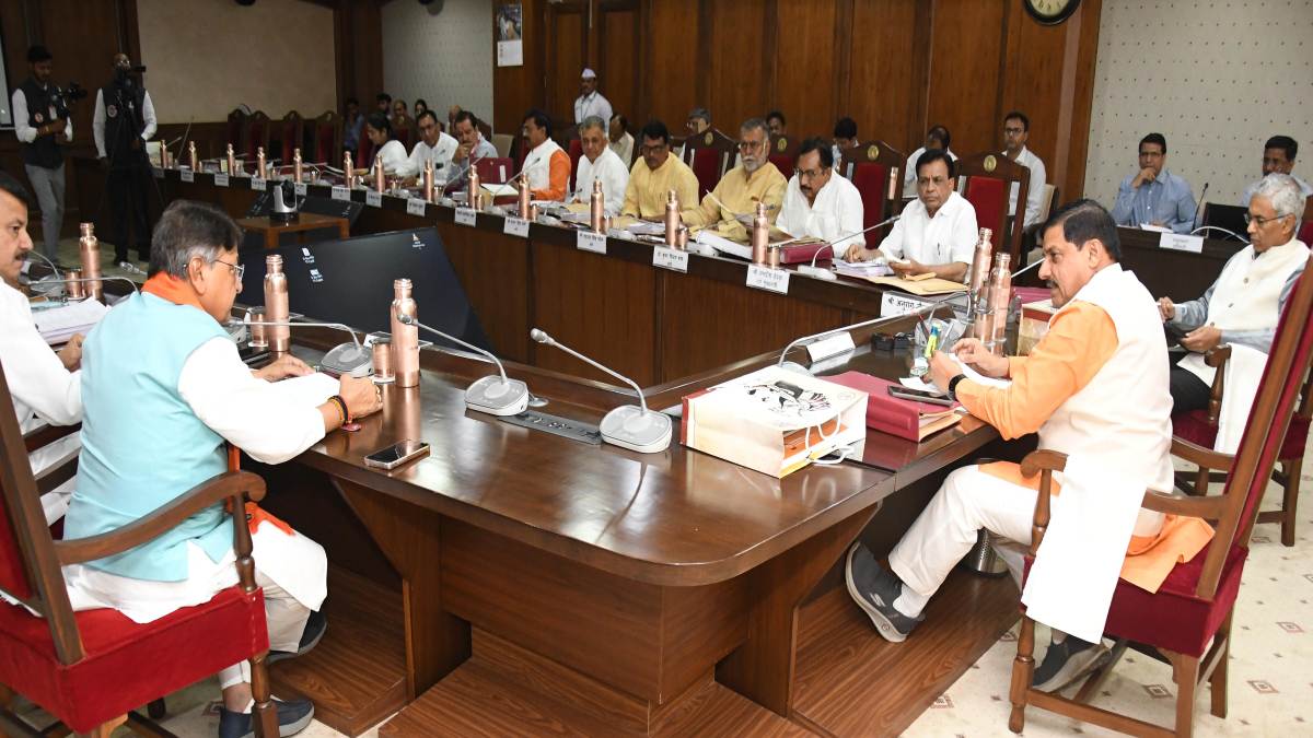 मोहन कैबिनेट के फैसलेः सीएम राइज स्कूल अब सांदीपनि विद्यालय कहलाएंगे, इंदौर में आईटी समिट, पीपीपी मॉडल से बसों का होगा संचालन
