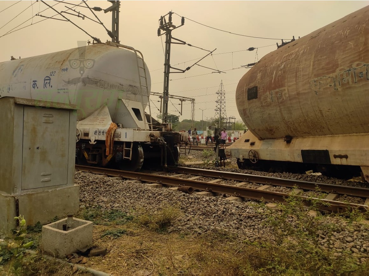 Breaking News: रायपुर: ट्रेन पटरी से उतरी… हावड़ा-मुंबई मेन लाईन बाधित