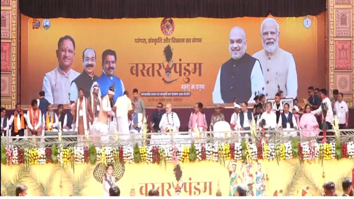 LIVE : बस्तर पंडुम के समापन समारोह में गृह मंत्री अमित शाह कर रहे शिकरत, मुख्यमंत्री साय भी हैं मौजूद…