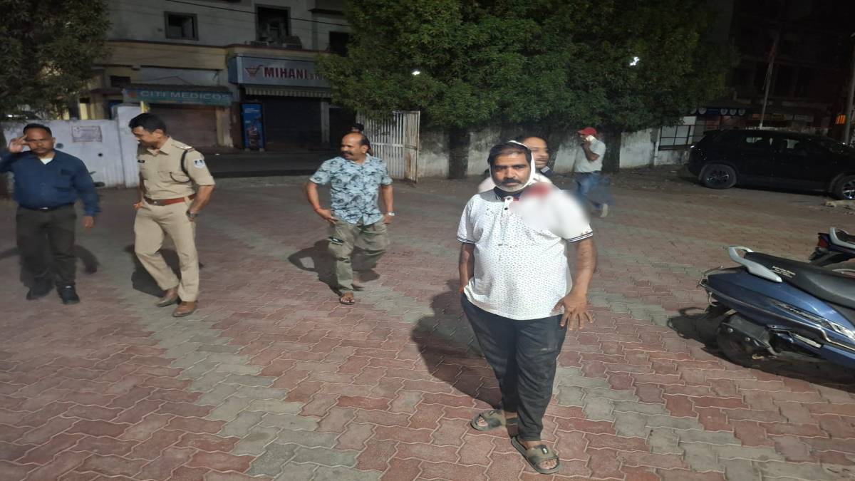 भाजपा नेता को पुलिस ने डंडे से माराः सिर पर लगे 10 टांके, एसपी ने प्रधान आरक्षक को किया लाइन अटैच, जानिए क्या है मामला