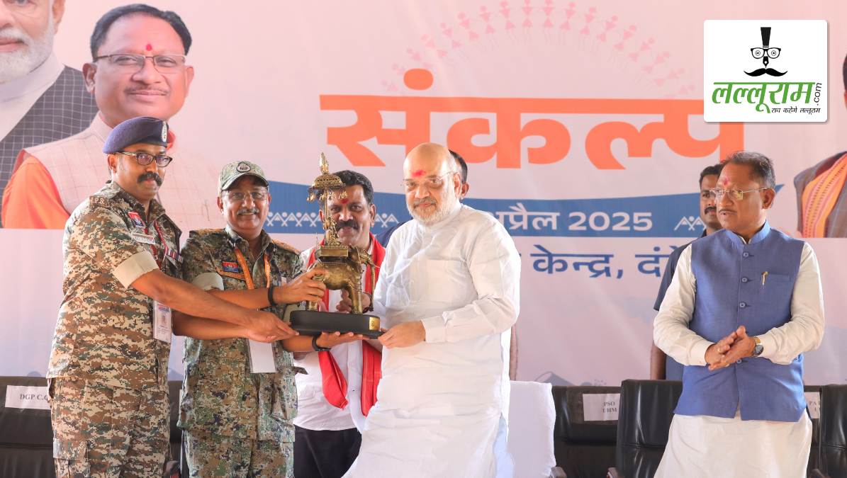 नक्सल मोर्चे पर तैनात जवानों से मिले गृहमंत्री: अमित शाह ने एक्स पर लिखा- PM के नेतृत्व में सुरक्षा बलों ने नक्सलियों को हाशिये पर ला दिया …