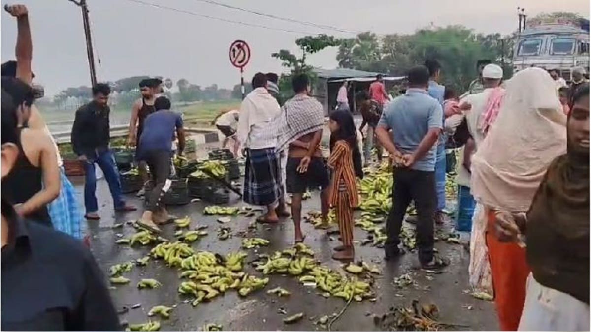 Motihari Accident News :  टैंकर और पिकअप की टक्कर :  आमने-सामने हुई भिडंत में चालक घायल…