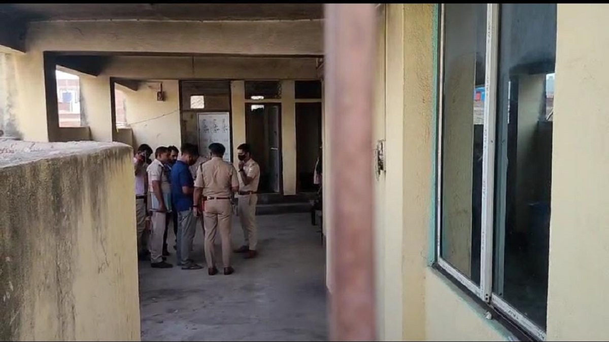 Bihar News : फंदे से झूलता मिला प्रेमी युगल का शव, सुसाइड नोट खोलेगा मौत का राज…