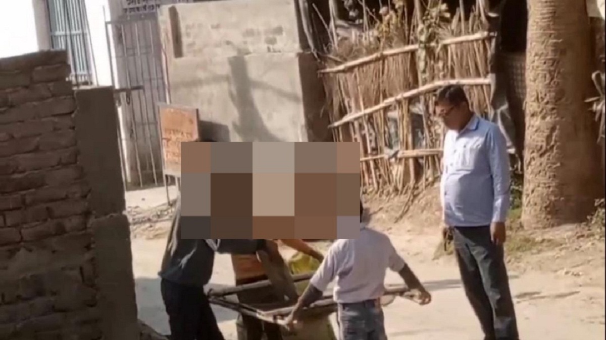 Bhagalpur School Video : बिहार में स्कूली बच्चों को बनाया मजदूर!  शर्मसार करने वाली तस्वीर आई सामने,  जानें मामला…