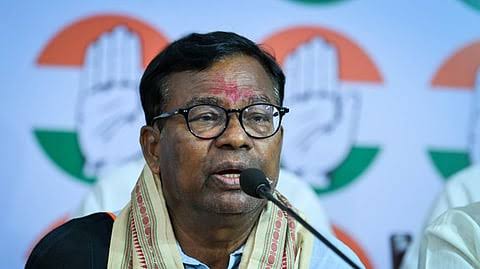 नेहरू की तुलना पांडियन से करने पर बढ़ा विवाद… भक्त दास ने कहा – नवीन को सात दिनों के भीतर माफी मांगनी चाहिए