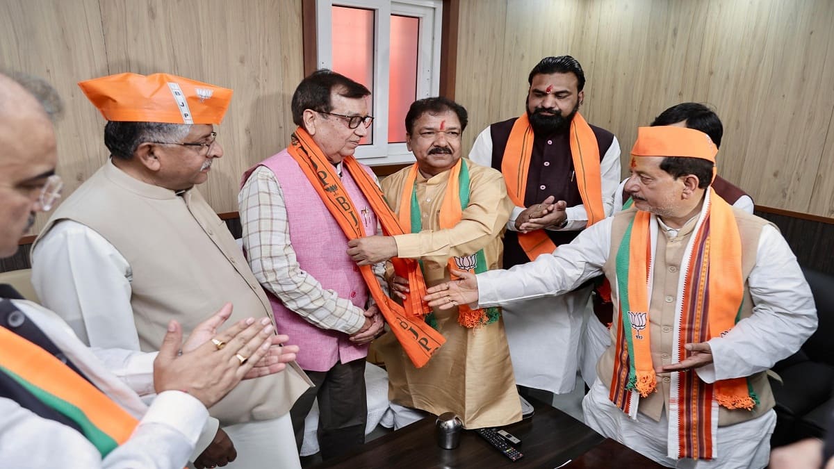 Bihar BJP Join News : राहुल गांधी के दौरे से एक दिन पहले इन्होंने थामा भाजपा का दामन , चुनाव की सुगबुगाहट को लेकर सरगर्मियां हुई तेज…