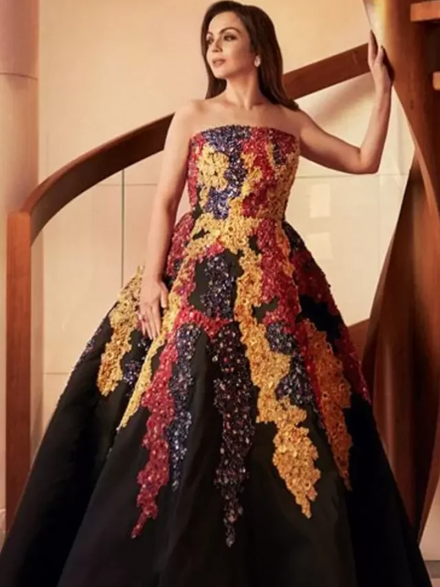 Western Dress में कमाल दिखती है नीता अंबानी, देखिये वायरल लुक
