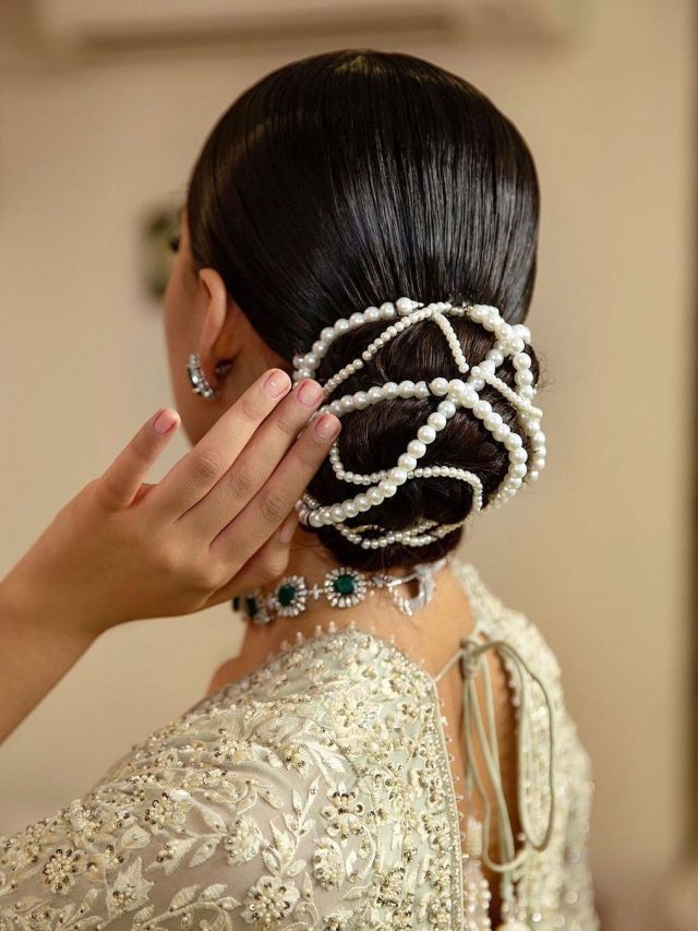 Bridal Hairstyle Tips: ब्राइडल लुक में चार चांद लगा देंगे ये हेयरस्टाइल, आप भी करें ट्राई