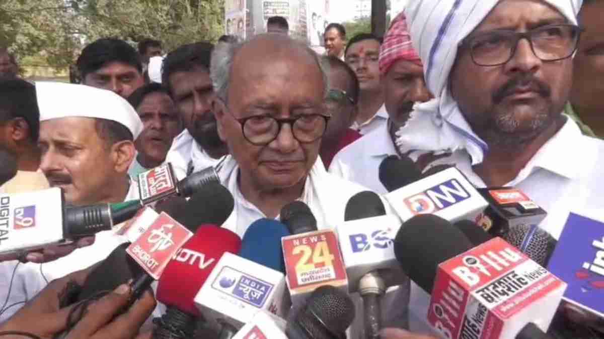 ‘आतंकी हमले में कहां हुई चूक?’ दिग्विजय सिंह ने कहा- पता लगाए सरकार, भाई लक्ष्मण सिंह के बयान का किया विरोध