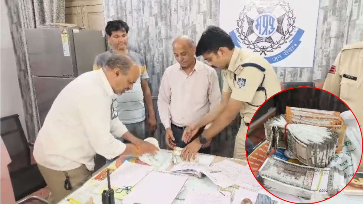 ईमानदारी की मिसाल: सड़क पर बिखरी पड़ी थी नोटों की गड्डी.., मच गई लूट, तभी पहुंचे पंचायत अधिकारी, फिर जो हुआ…