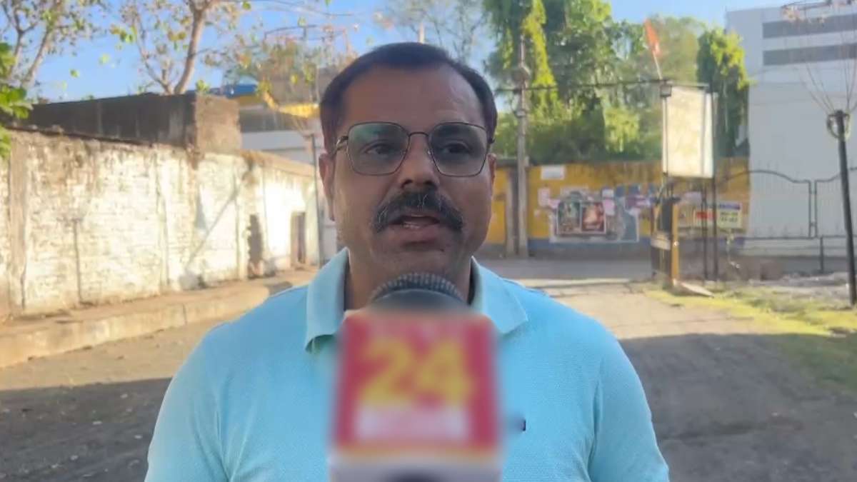 स्कूल प्रबंधन पर प्रशासन मेहरबान क्यों? शिक्षकों ने लगाए गंभीर आरोप, जानें क्या है पूरा मामला