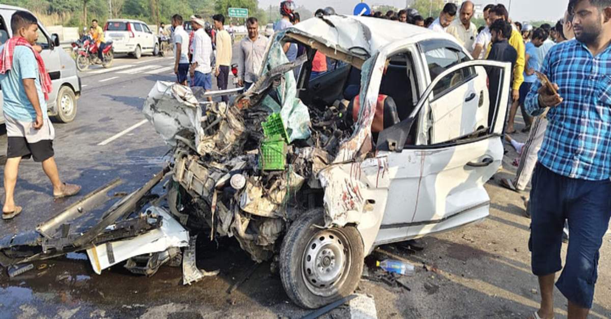 कानपुर में भीषण सड़क हादसा : कार और बस में आमने सामने भिड़ंत, 2 महिला टीचर समेत 3 की मौत