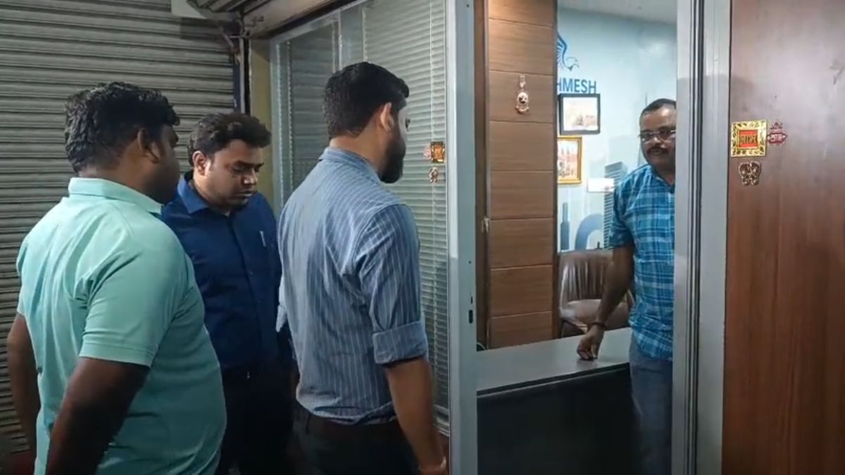 Bharatmala Project Scam: दशमेश बिल्डर्स के दफ्तर पहुंची EOW की टीम, दस्तावेजों की जांच जारी, आरोपी बिल्डर और तहसीलदार की पत्नी है कंपनी पार्टनर्स…
