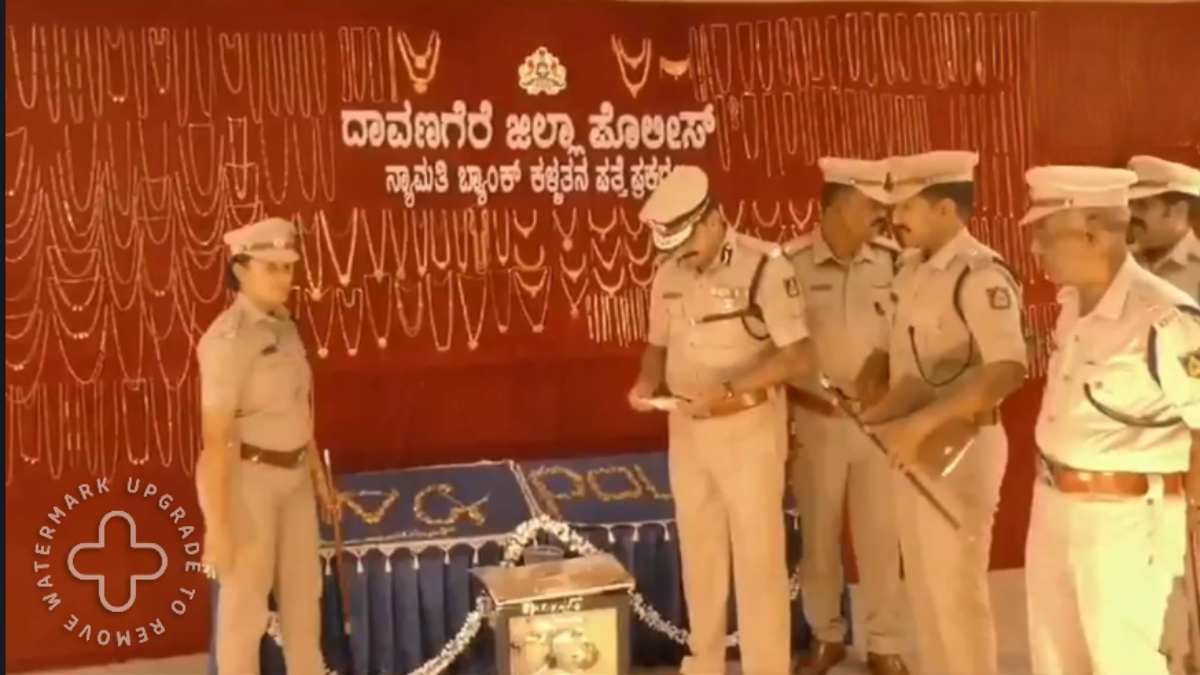 मनी हाइस्ट देखकर लूटा बैंक: लोन नहीं मिला तो बैंक से 17 किलो सोना लेकर फरार, वेब सीरिज से दो भाइयों ने बनाया प्लान, हैरान कर देगा ये वारदात